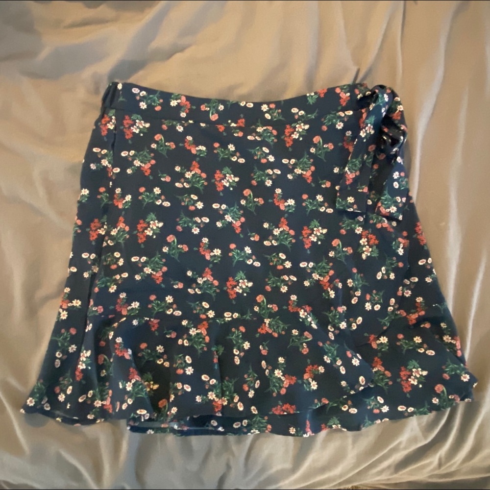 Dry Goods Floral Wrap Skirt Size L